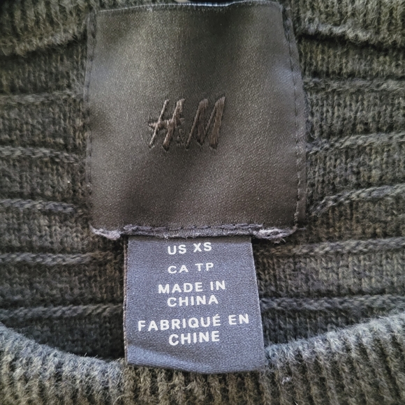 H&M Olive Knit Sweater - Picture 3 of 3